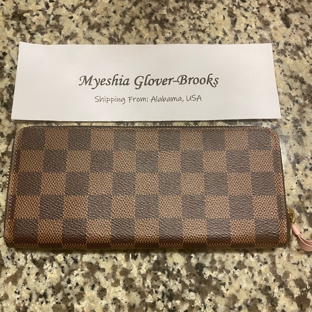 SOLD ♥️ Damier Ebene Clemence Wallet 🤎💕